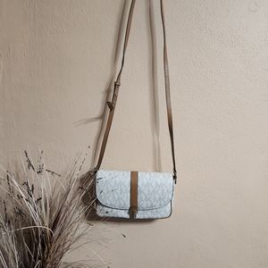 Michael kors crossbody